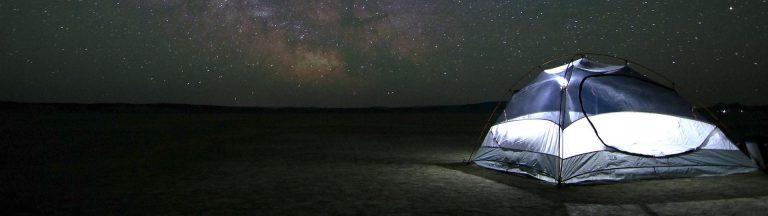 Czym się kierować wybierając namiot?